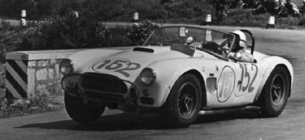 Zourab Tchkotoua i Tommy Hitchcock - Shelby Cobra roadster.